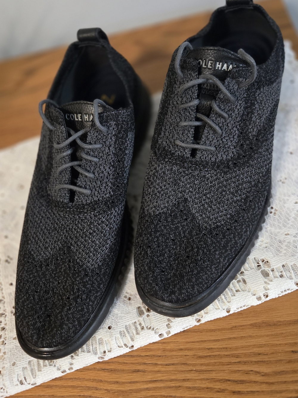Cole Haan 2.Zerogrand Stitchlite Wingtip Oxford 9.5M Black/Grey C27563